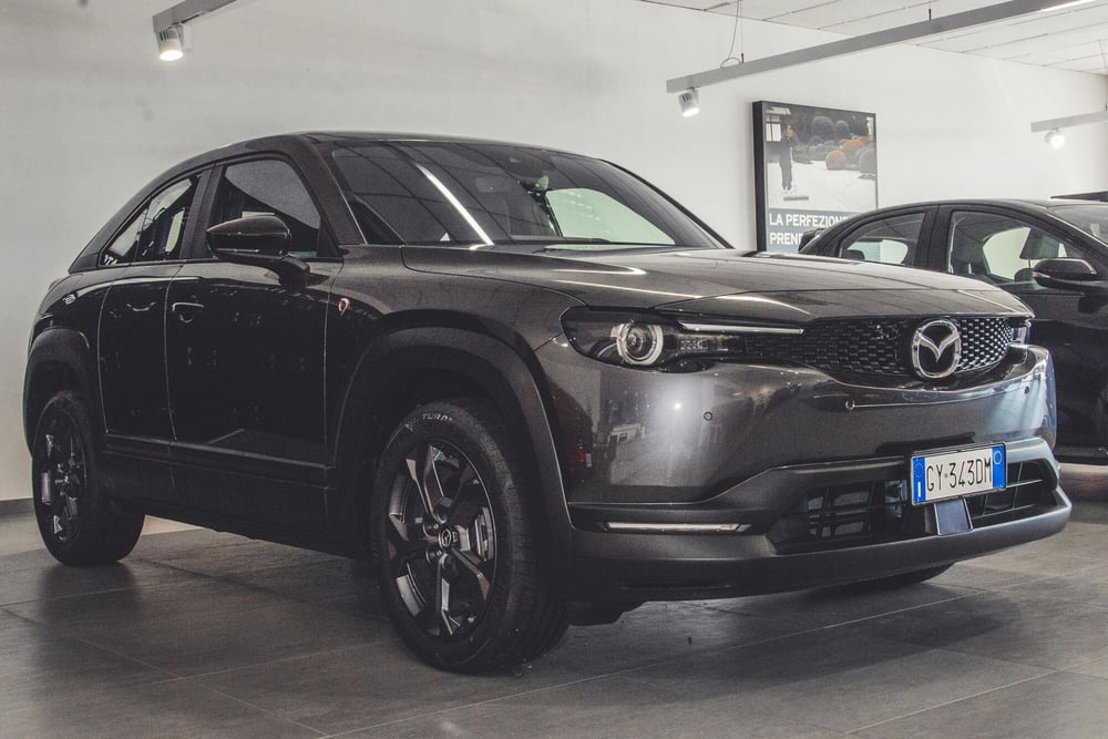 Mazda MX-30 nuova a Verbano Cusio Ossola (2)