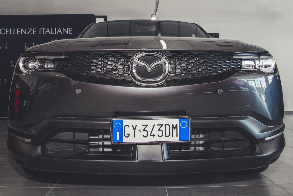 Mazda MX-30 nuova a Verbano Cusio Ossola (3)