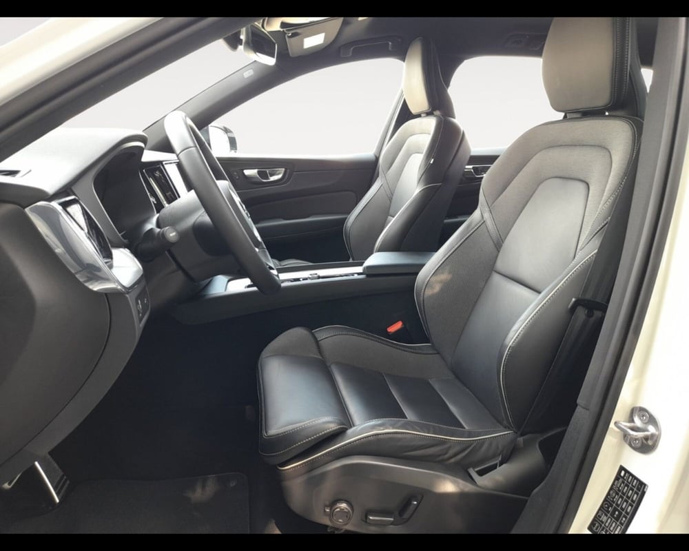 Volvo XC60 usata a Ravenna (9)