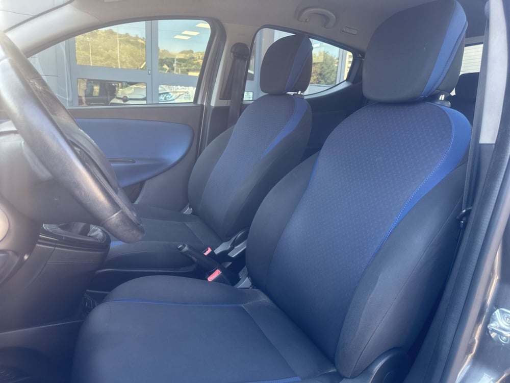 Lancia Ypsilon usata a Catanzaro (17)