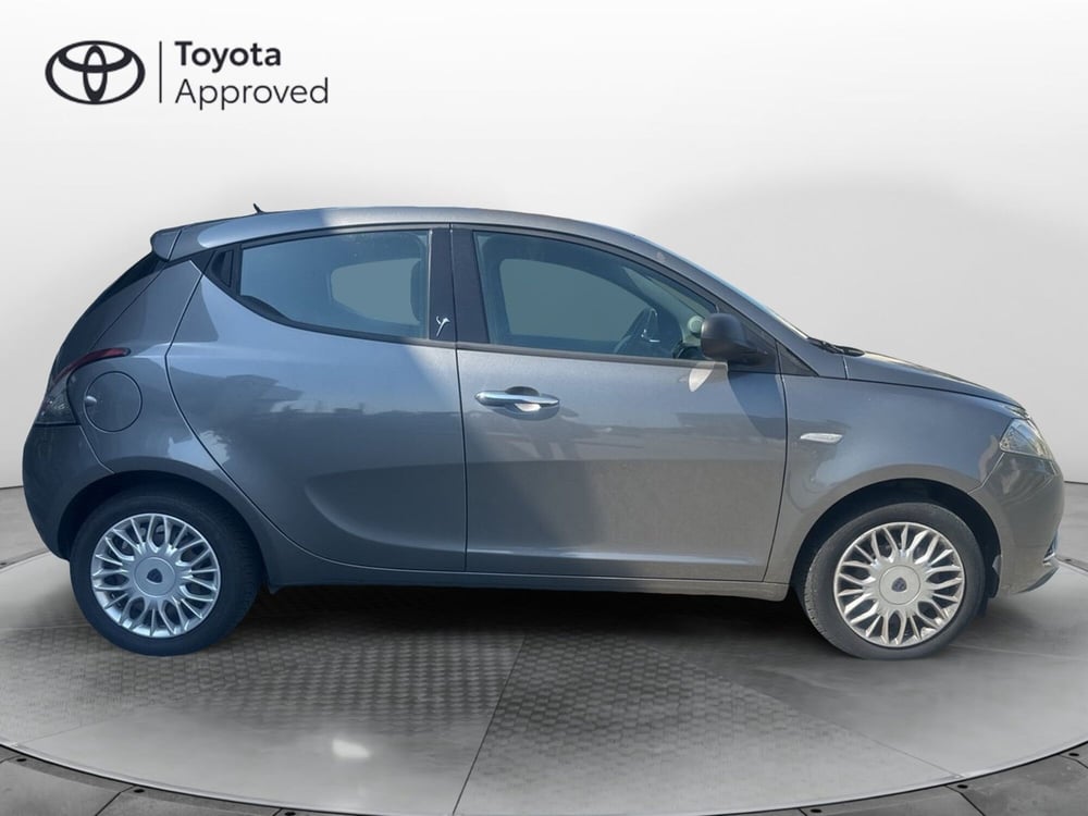 Lancia Ypsilon usata a Catanzaro (7)