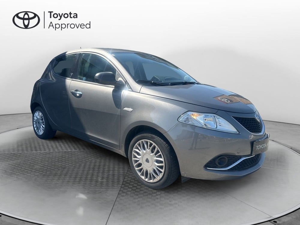 Lancia Ypsilon usata a Catanzaro (8)