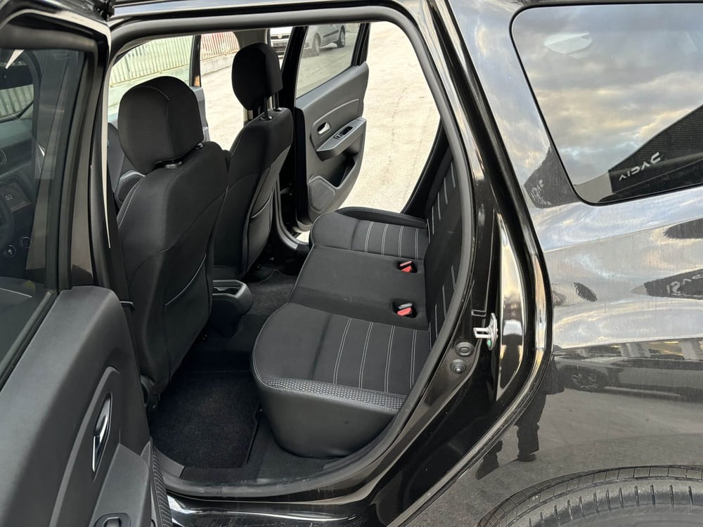 Dacia Duster usata a Ancona (10)