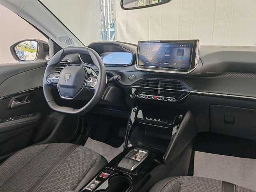 Peugeot 208 nuova a Palermo (9)