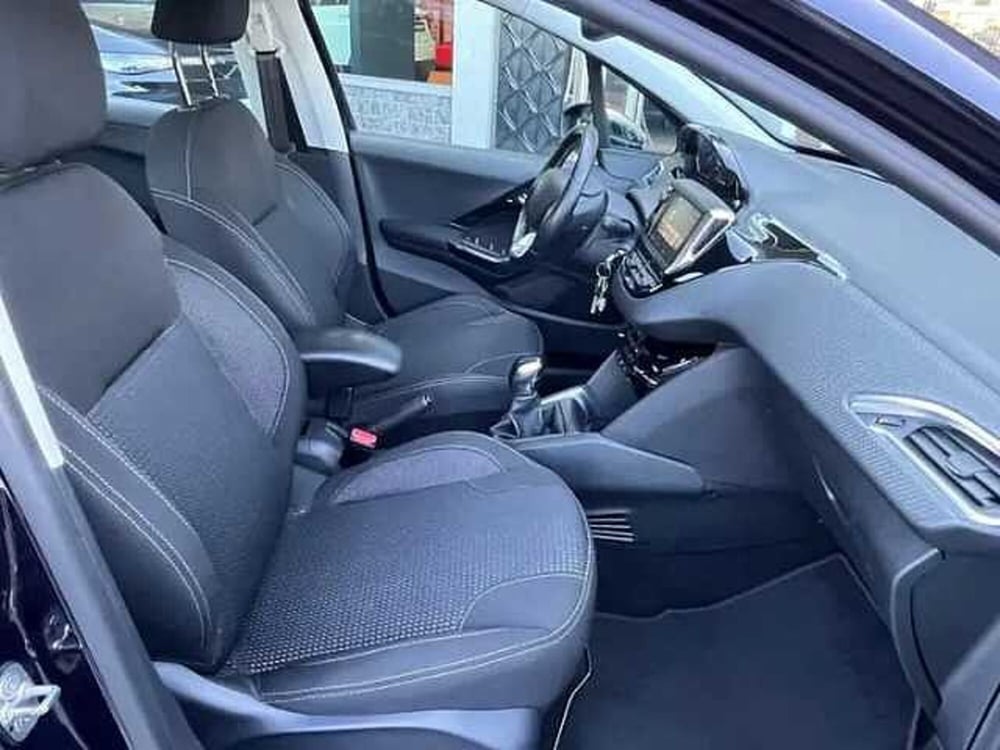 Peugeot 208 usata a Milano (10)