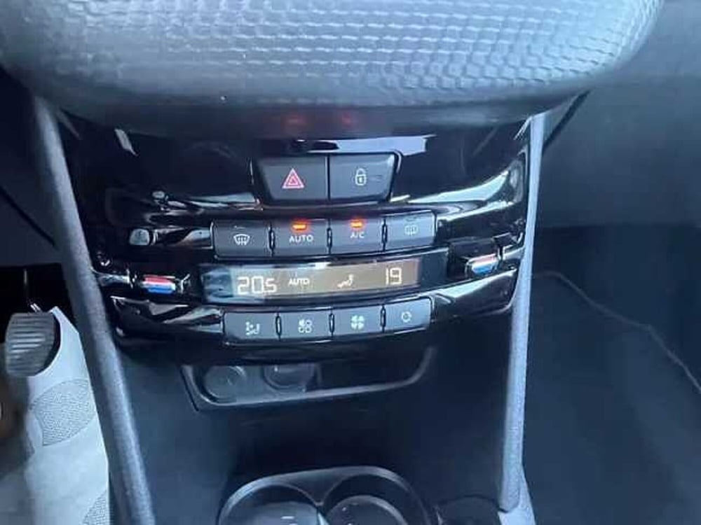 Peugeot 208 usata a Milano (14)