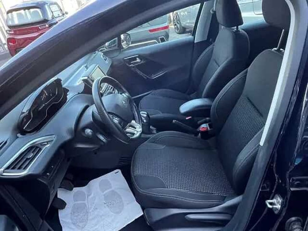 Peugeot 208 usata a Milano (8)