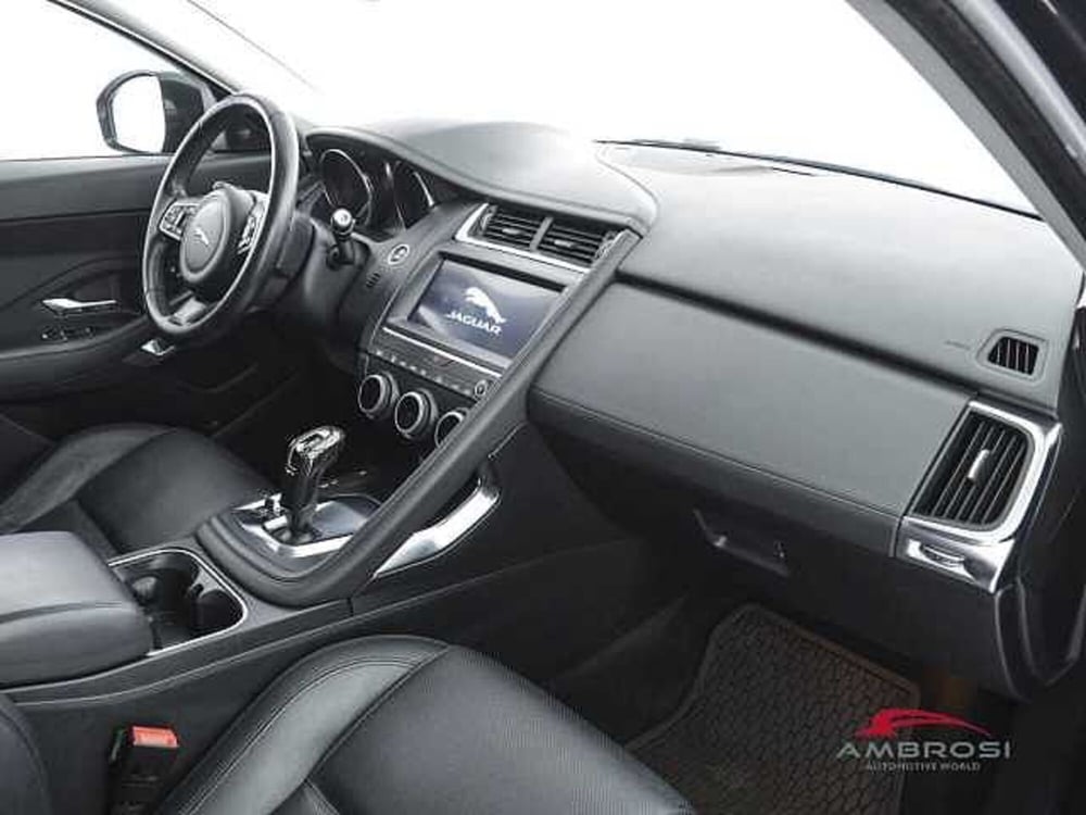 Jaguar E-Pace usata a Viterbo (12)