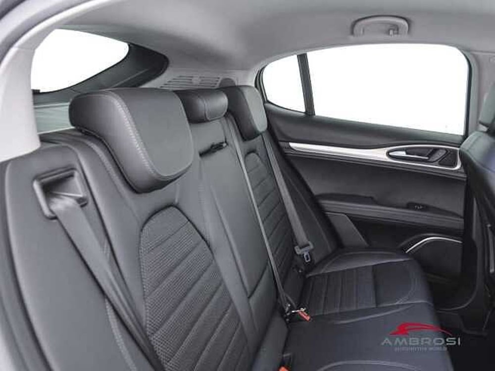 Alfa Romeo Stelvio usata a Viterbo (11)