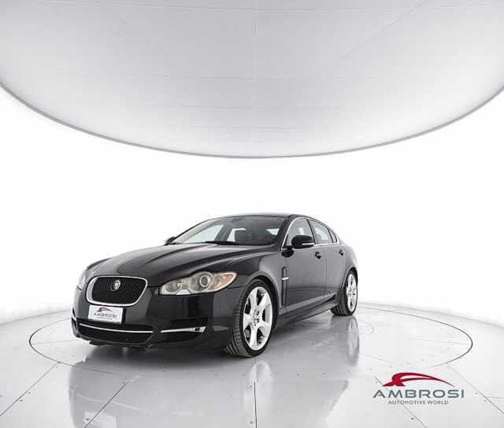Jaguar XF usata a Viterbo
