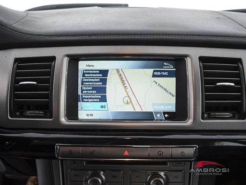 Jaguar XF usata a Viterbo (16)