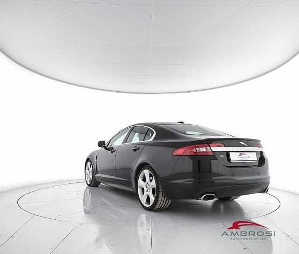 Jaguar XF usata a Viterbo (4)