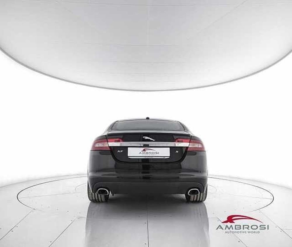 Jaguar XF usata a Viterbo (6)
