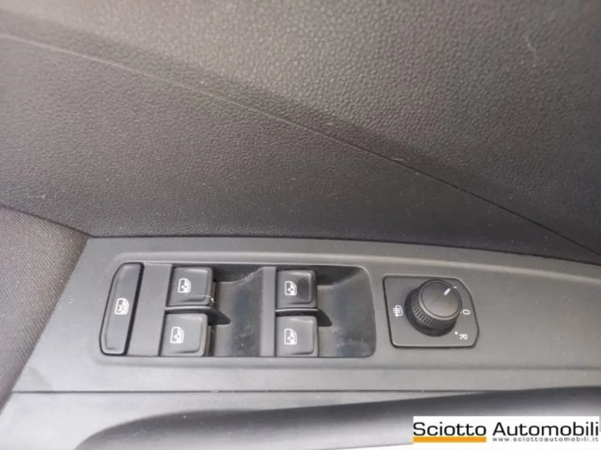 Skoda Fabia usata a Messina (12)