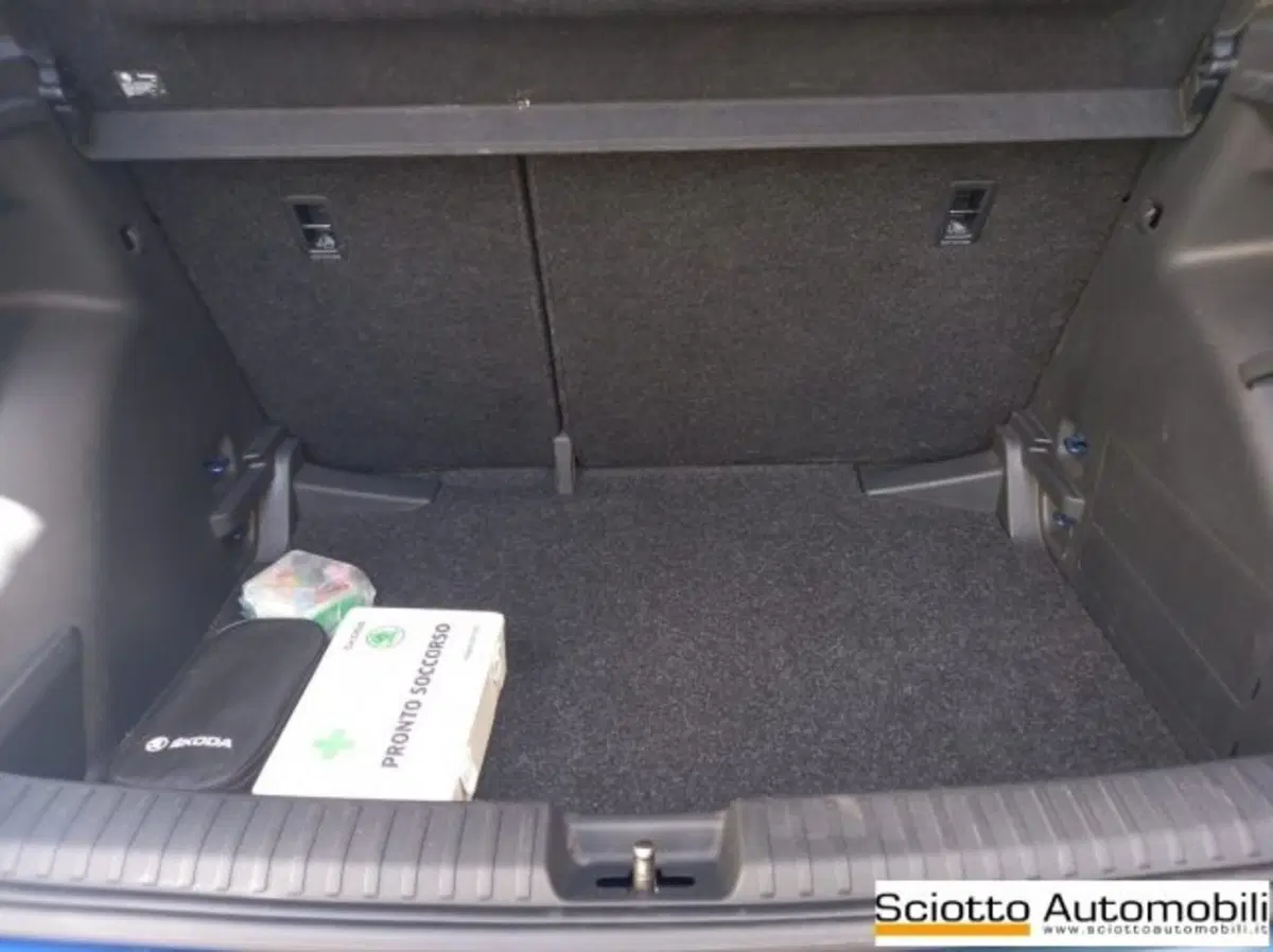 Skoda Fabia usata a Messina (17)