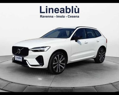 Volvo XC60 2.0 b4 Essential auto del 2022 usata a Ravenna