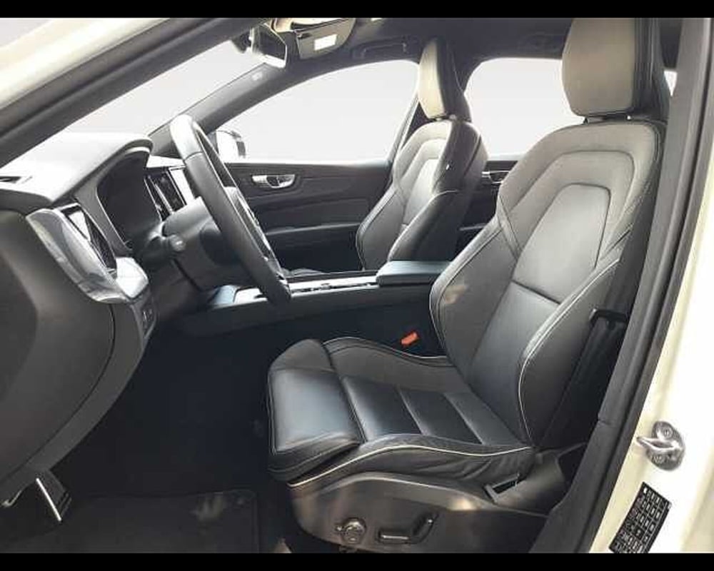 Volvo XC60 usata a Ravenna (9)