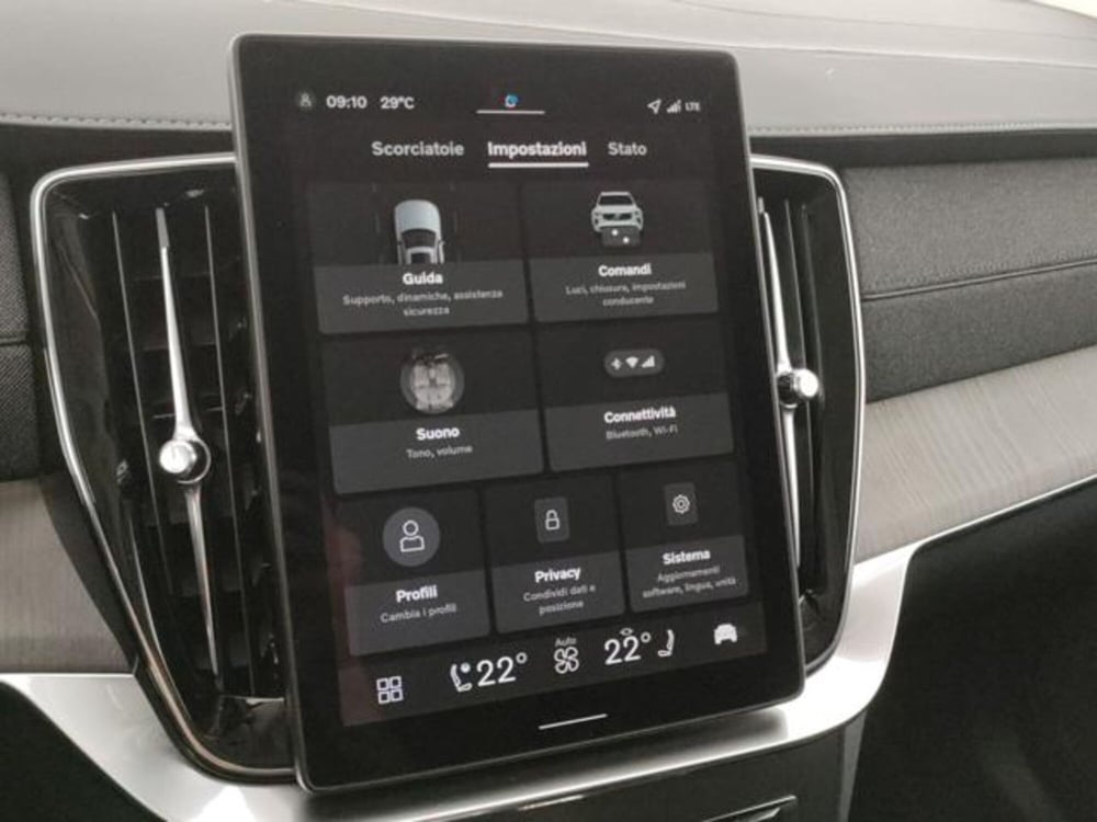 Volvo XC90 nuova a Modena (18)