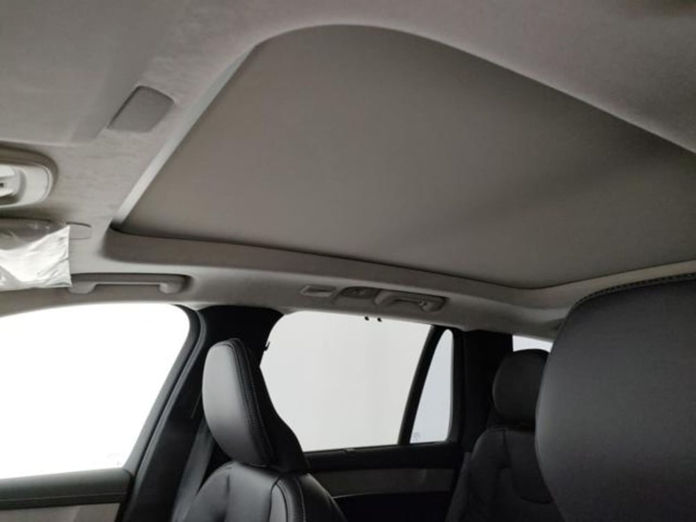 Volvo XC90 nuova a Modena (14)