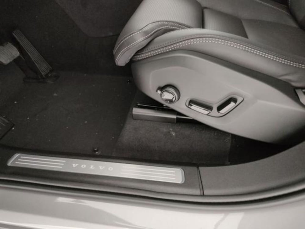 Volvo XC90 nuova a Modena (15)