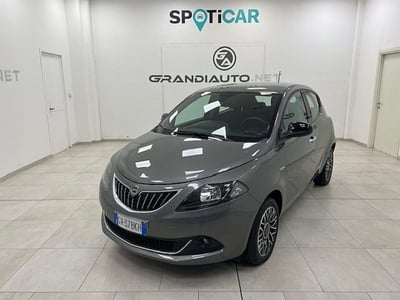 Lancia Ypsilon 1.0 FireFly 5 porte S&amp;S Hybrid Ecochic Silver del 2024 usata a Alessandria