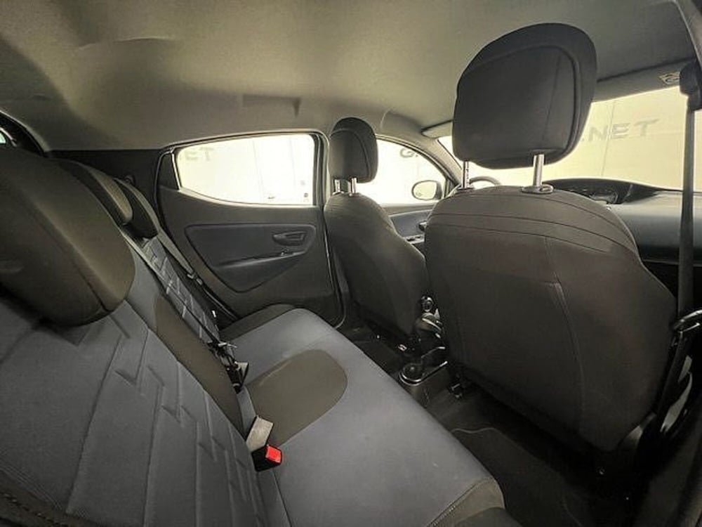 Lancia Ypsilon usata a Alessandria (17)