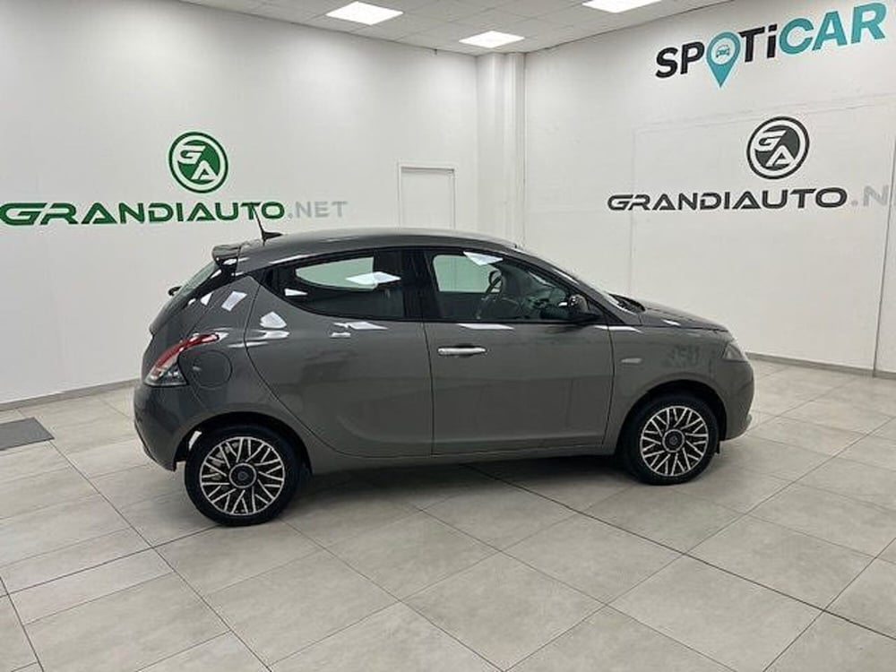 Lancia Ypsilon usata a Alessandria (5)