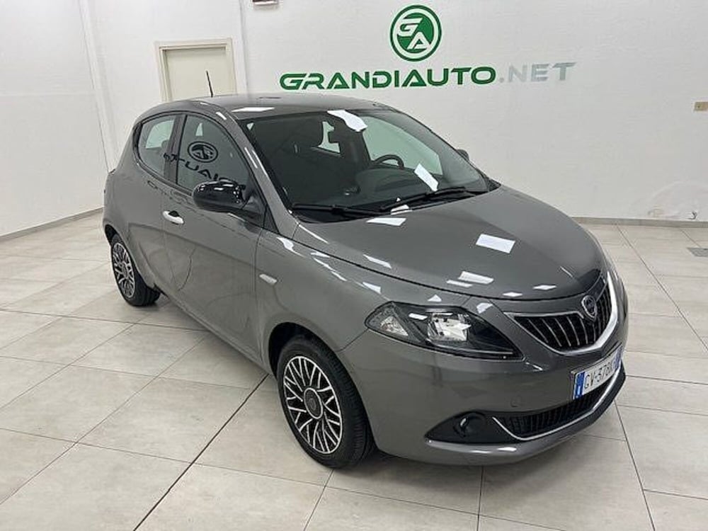 Lancia Ypsilon usata a Alessandria (6)