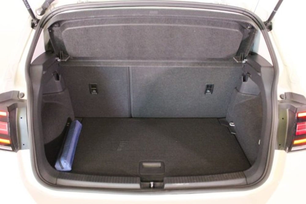 Volkswagen T-Cross usata a Novara (11)