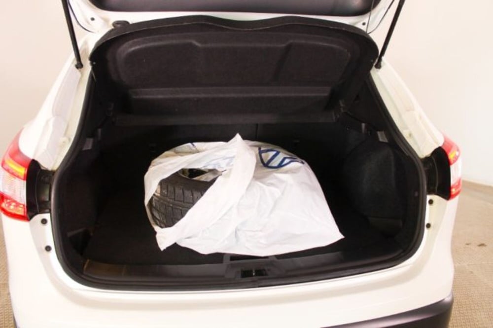 Nissan Qashqai usata a Novara (11)
