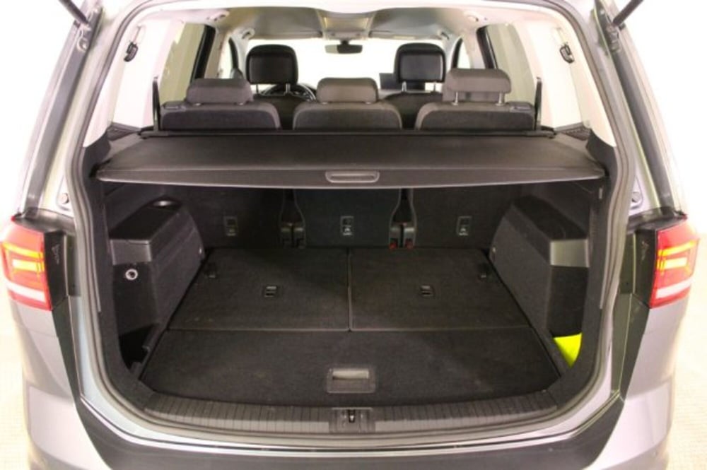 Volkswagen Touran usata a Novara (11)