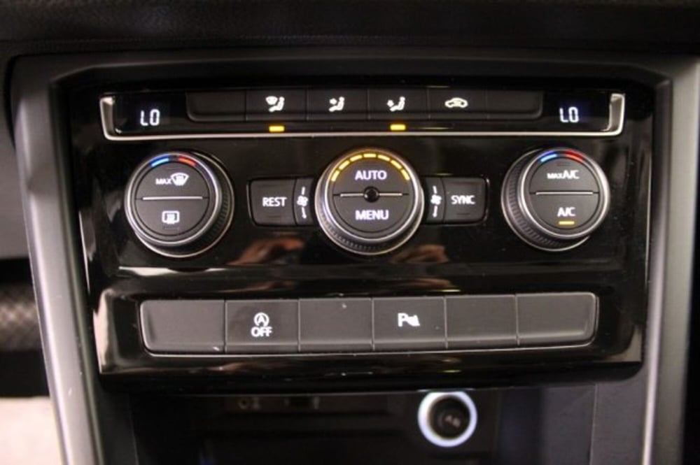 Volkswagen Touran usata a Novara (13)