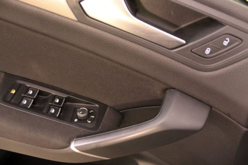 Volkswagen Touran usata a Novara (16)