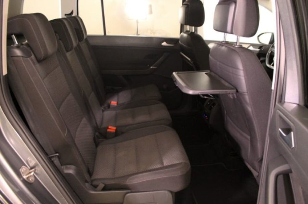 Volkswagen Touran usata a Novara (9)