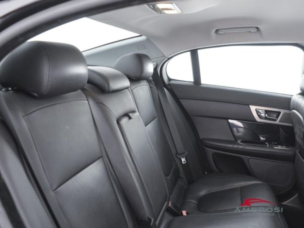 Jaguar XF usata a Perugia (11)