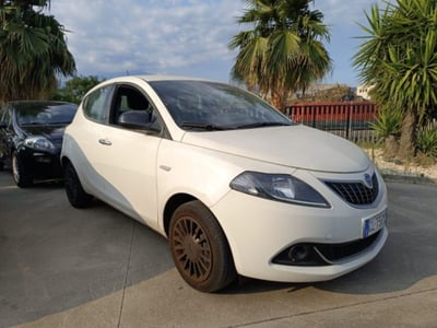 Lancia Ypsilon 1.0 FireFly 5 porte S&amp;S Hybrid Gold Plus del 2022 usata a Belpasso