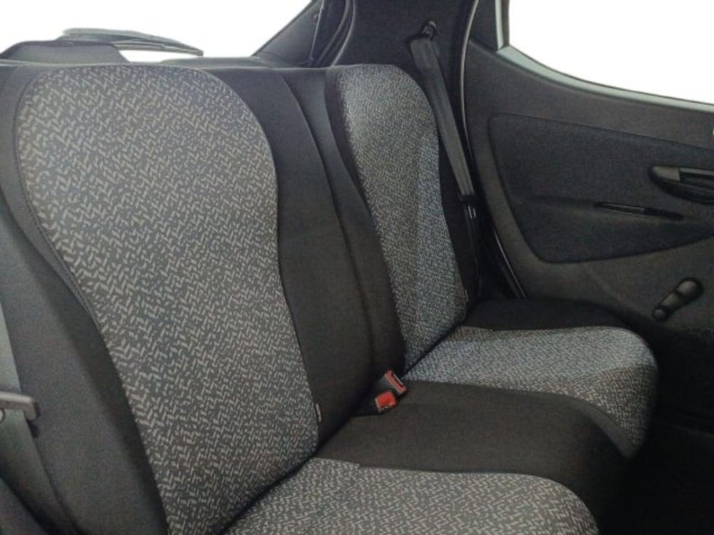 Lancia Ypsilon usata a Catania (11)
