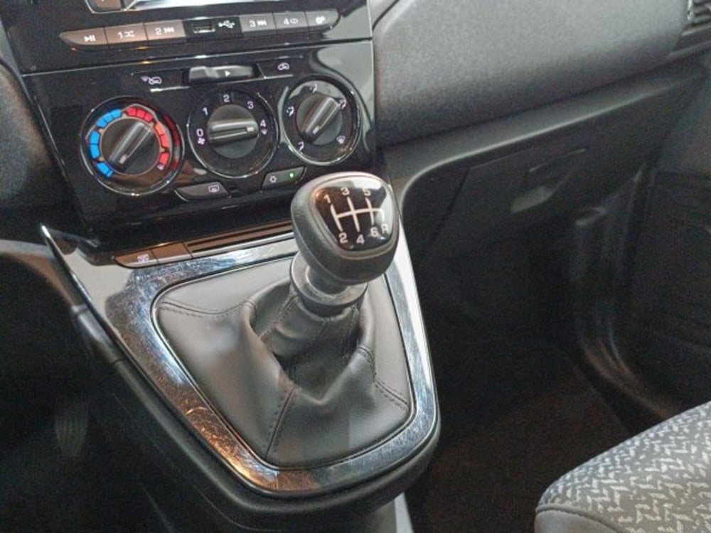 Lancia Ypsilon usata a Catania (8)