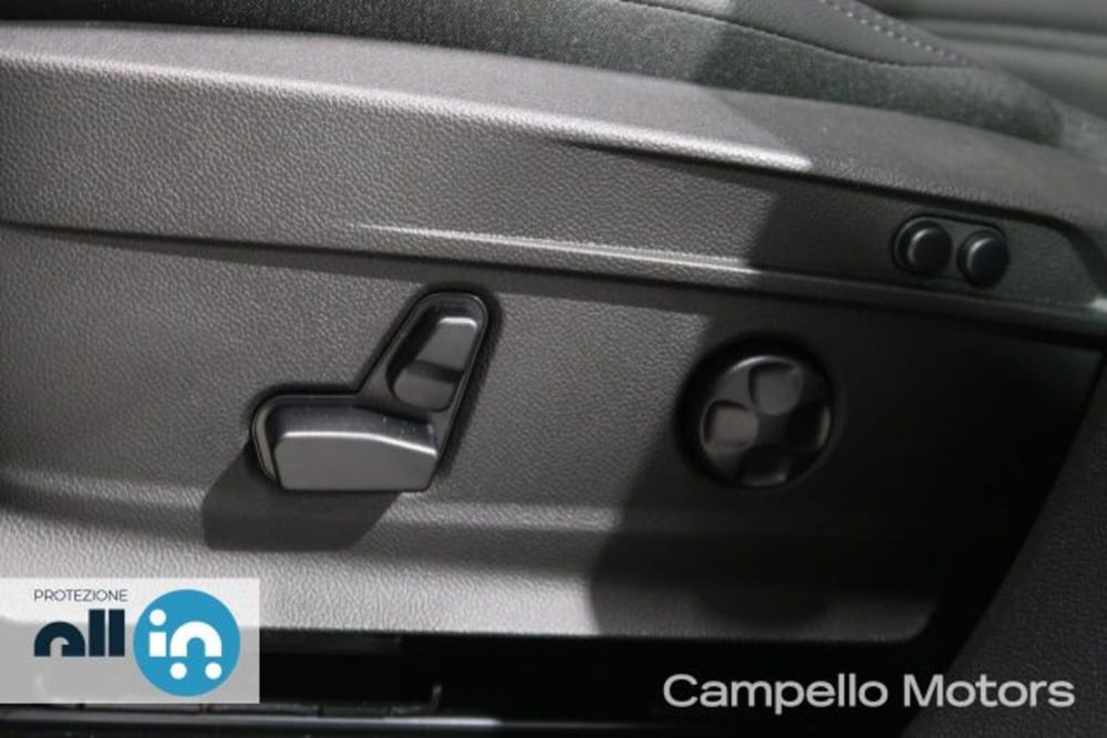 Alfa Romeo Stelvio nuova a Venezia (18)