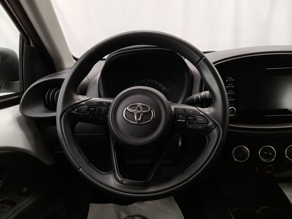 Toyota Aygo X usata a Roma (11)