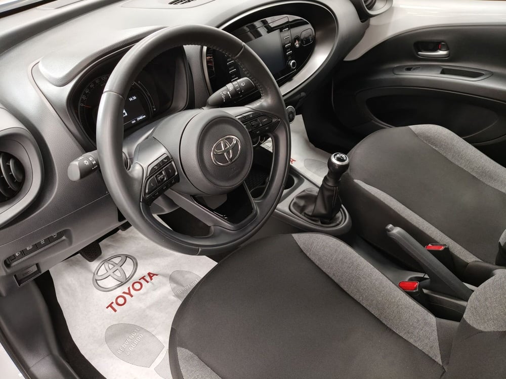 Toyota Aygo X usata a Roma (12)