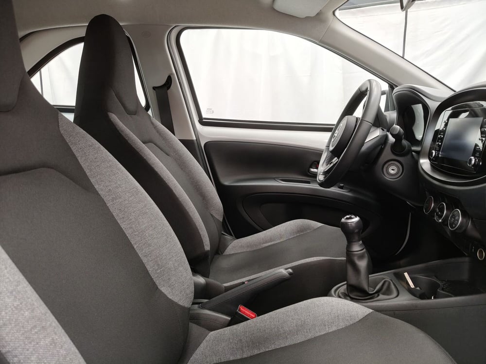 Toyota Aygo X usata a Roma (6)