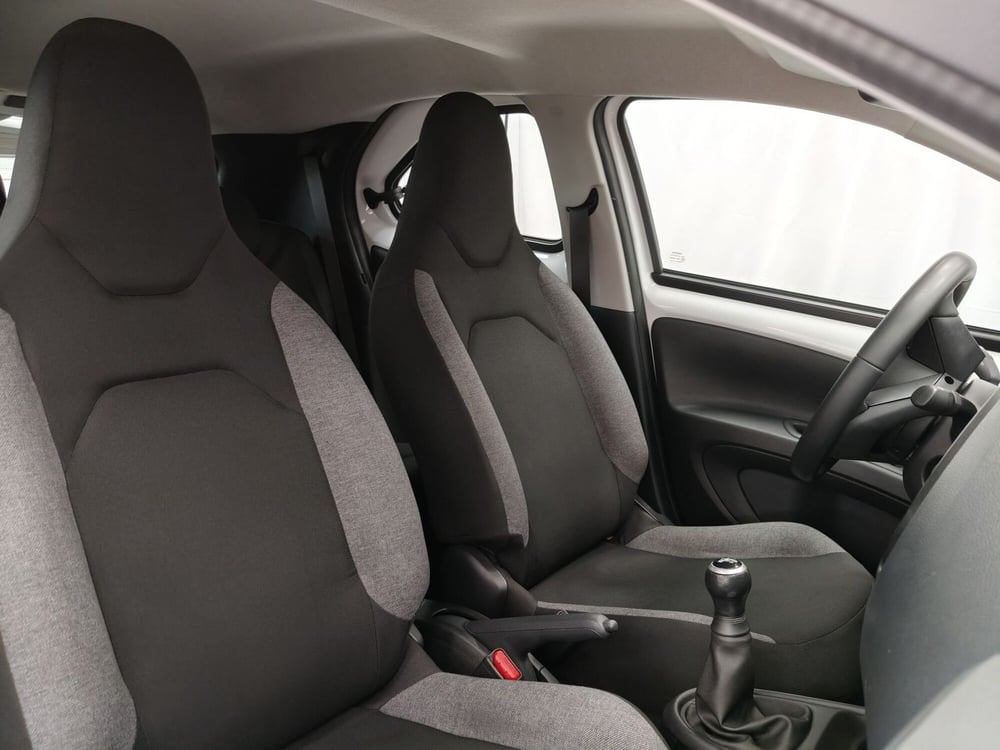 Toyota Aygo X usata a Roma (7)