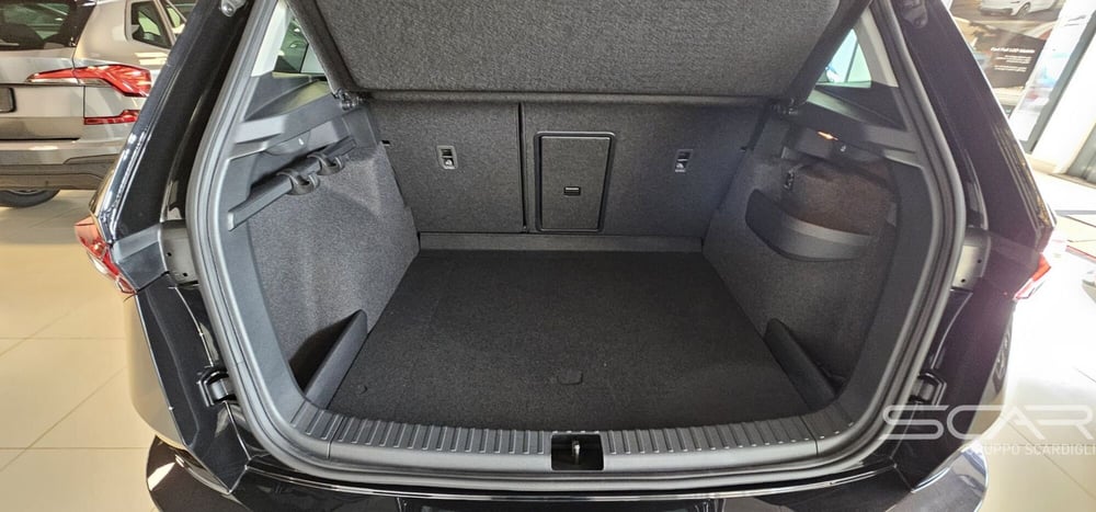 Skoda Karoq nuova a Livorno (13)