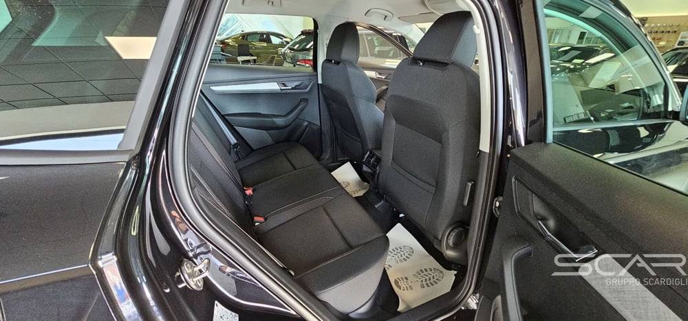 Skoda Karoq nuova a Livorno (15)