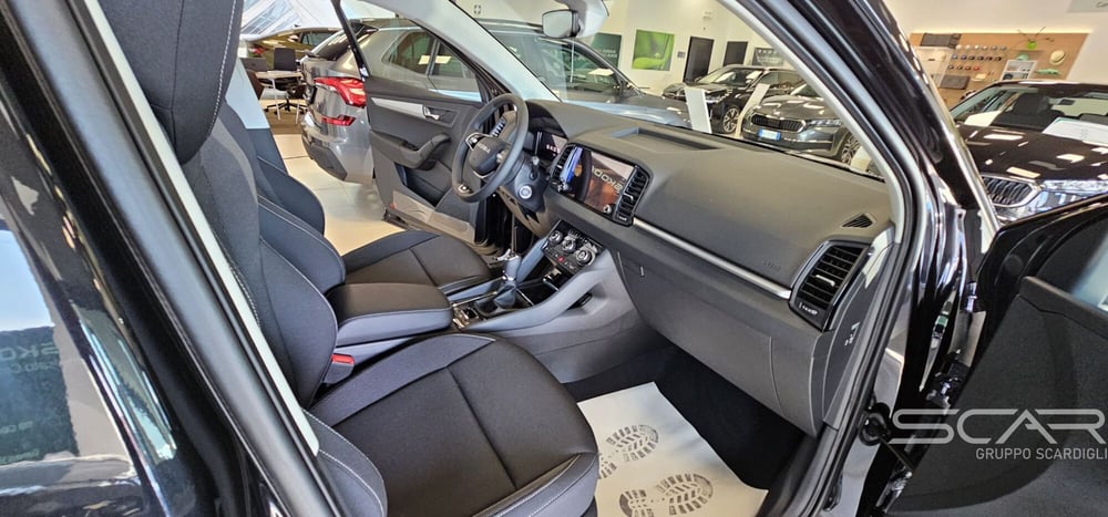 Skoda Karoq nuova a Livorno (17)