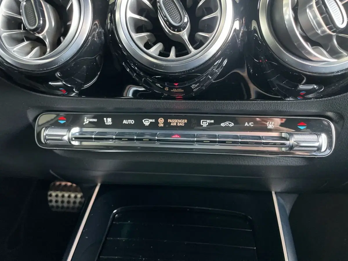 Mercedes-Benz EQA usata a Bergamo (13)