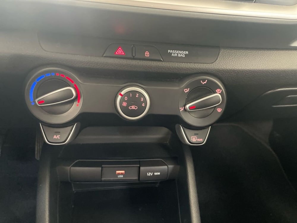 Kia Stonic usata a Milano (14)