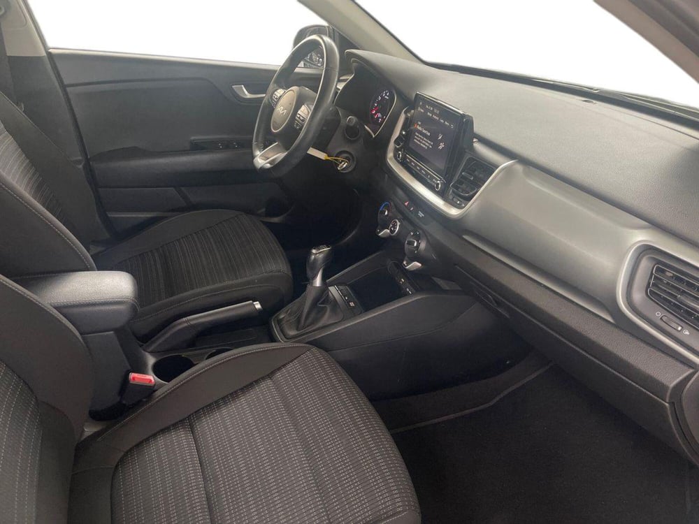 Kia Stonic usata a Milano (15)