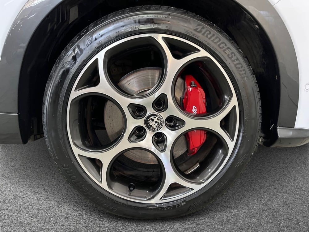 Alfa Romeo Tonale usata a Bari (6)
